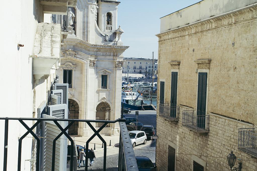 Palazzo Bianchi Domus Holidays Trani Exterior foto